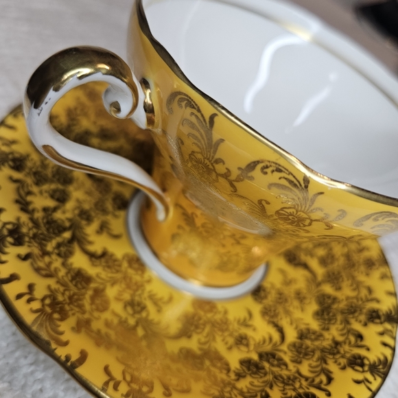 Aynsley England Bone China Cup and Saucer YELLOW GOLD White Gold RARE - Picture 10 of 16
